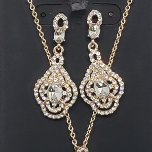 Charming Charlie RSVP Earring Necklace Set NEW
